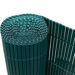 Καλαμωτή πλαστική με διάσταση 150x300cm σε πράσινη σκούρη απόχρωση.